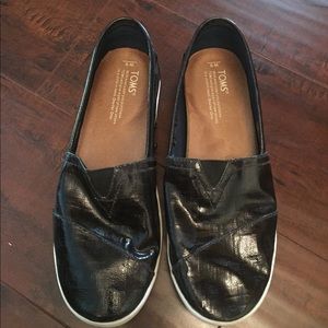 Toms shiny leather shoes